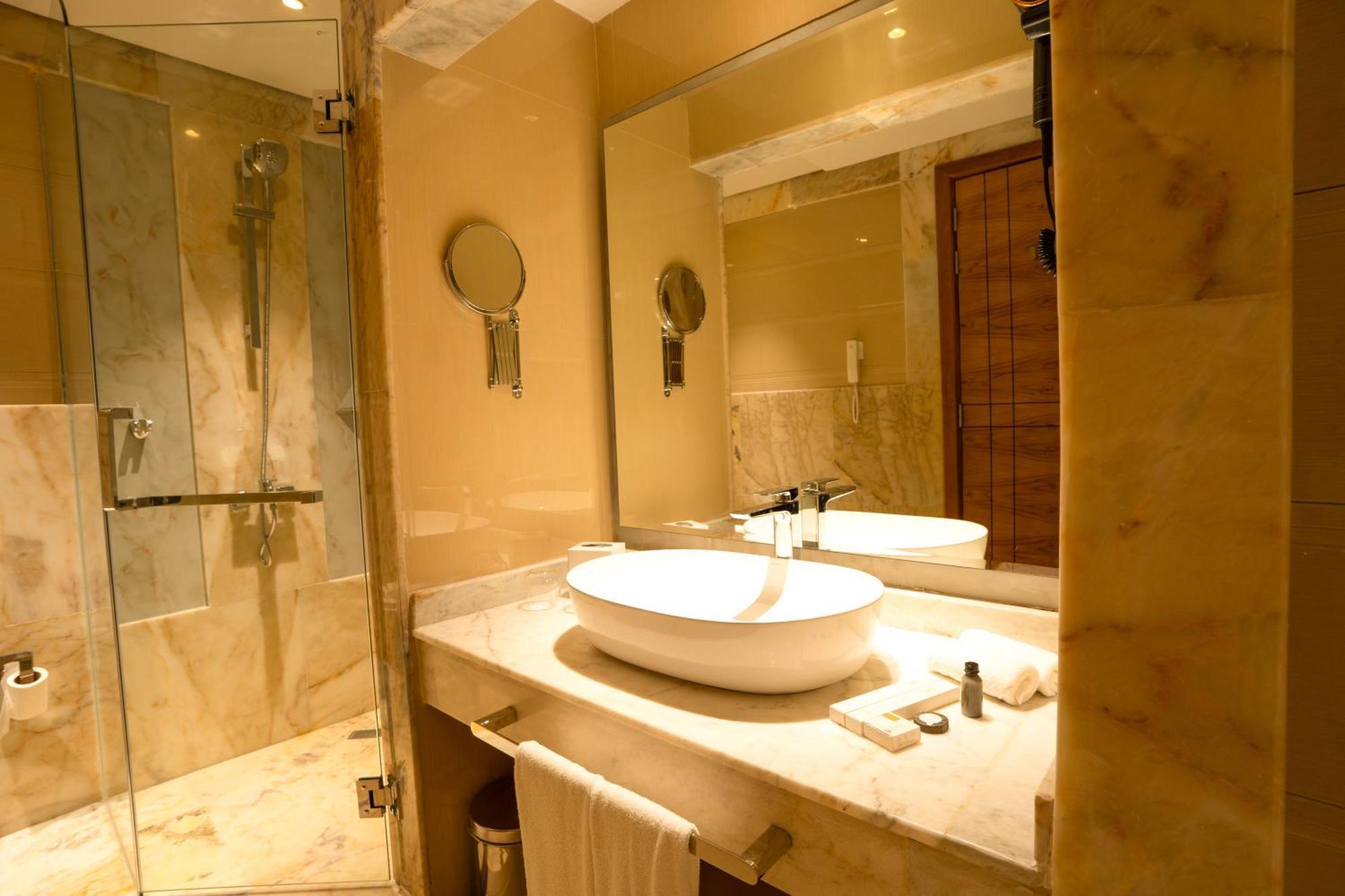 Hotel La Zona Continental 4*