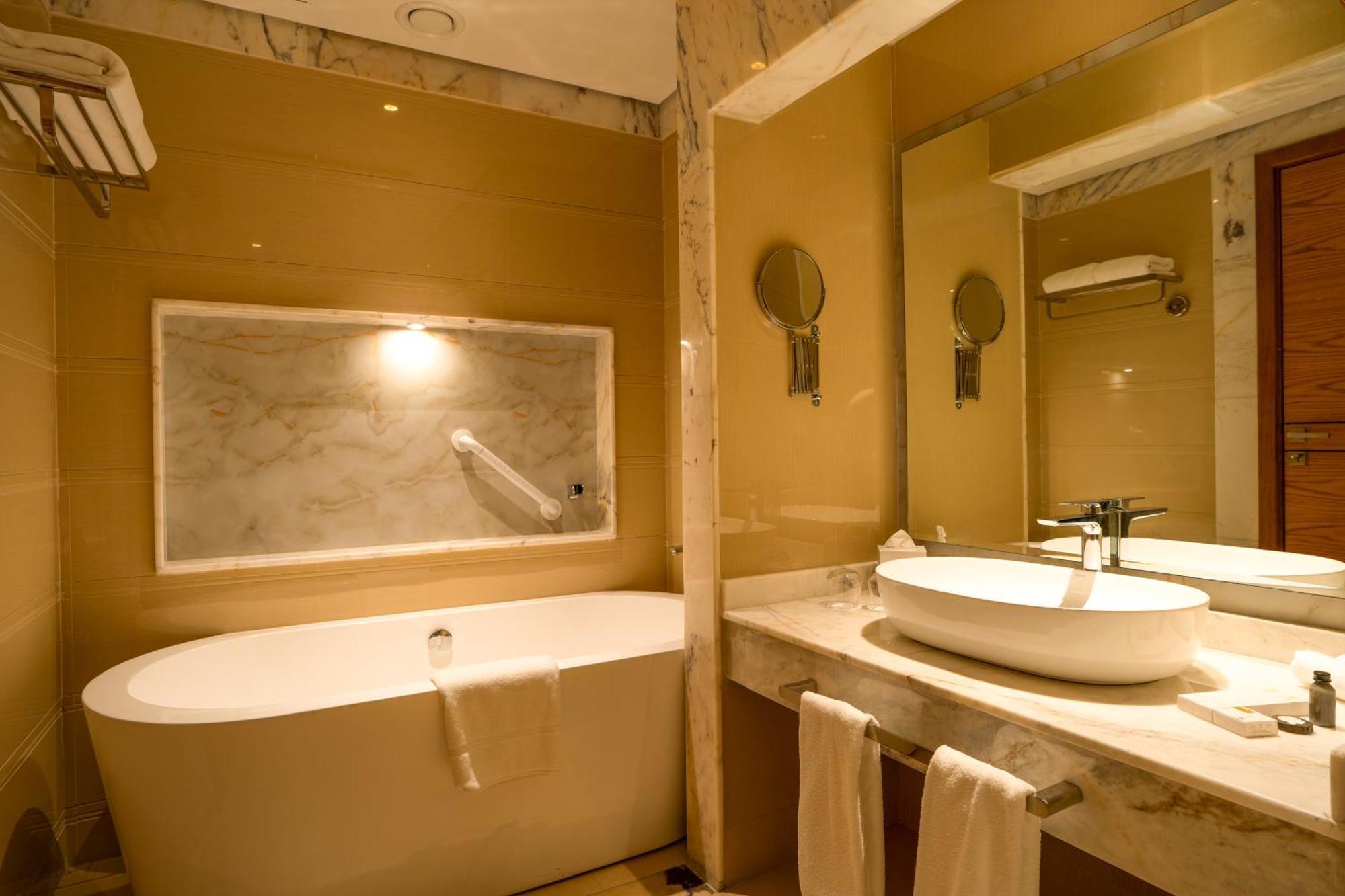Hotel La Zona Continental 4*